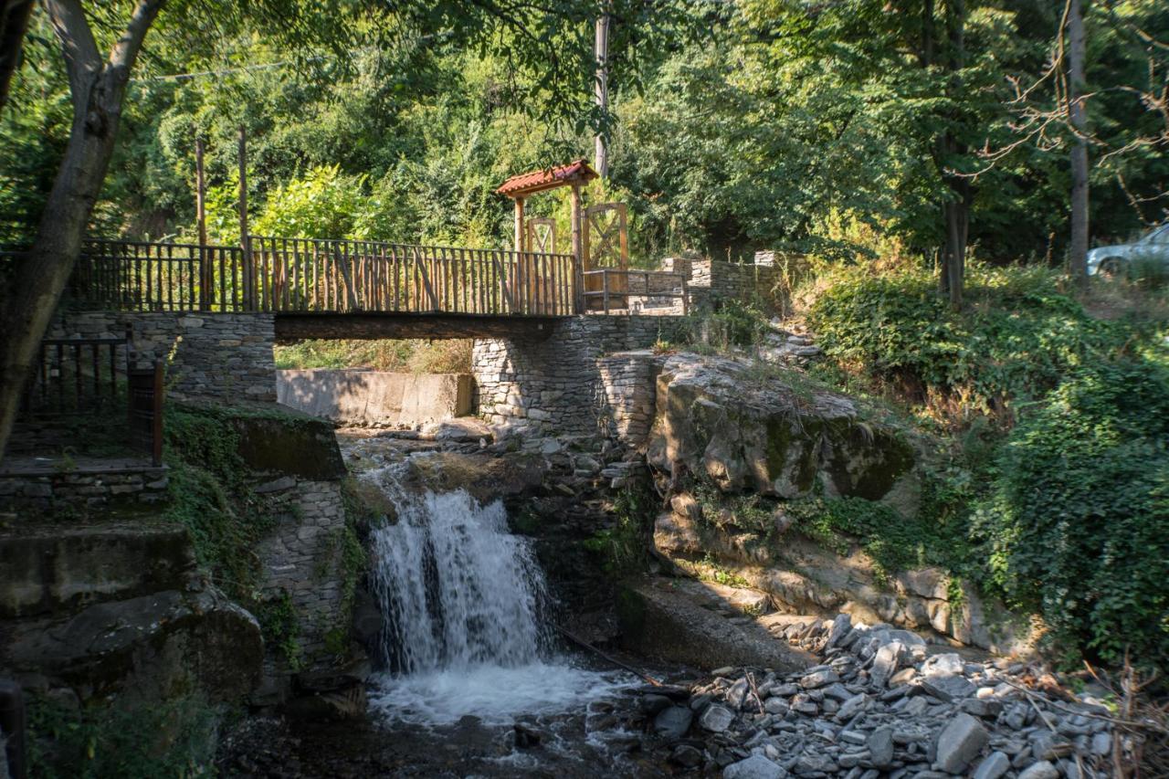 Комплекс Водопада Hotell Khrabrino Exteriör bild